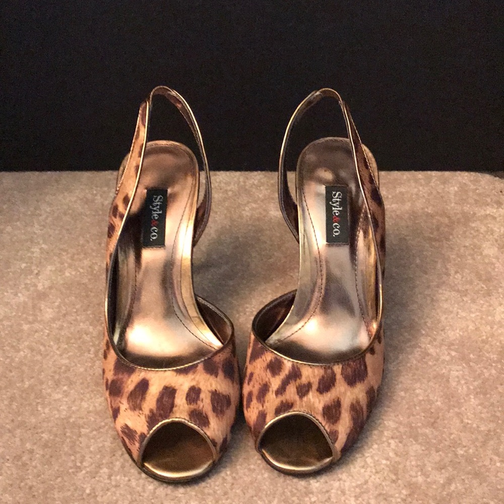 Adorable heels